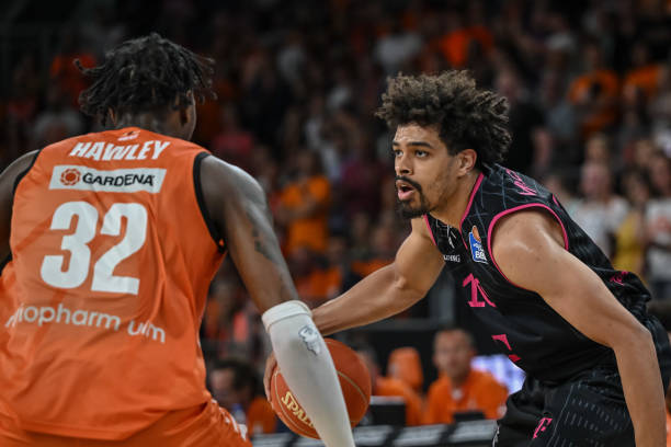 灵敏的场上 灵敏的场上